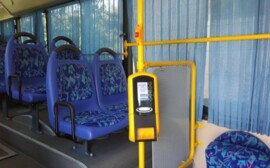 В общественном транспорте Хабаровска ввели безналичную систему расчета