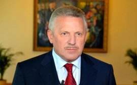 Губернатор Хабаровского края за 2017 год увеличил доход на 3,7 млн рублей